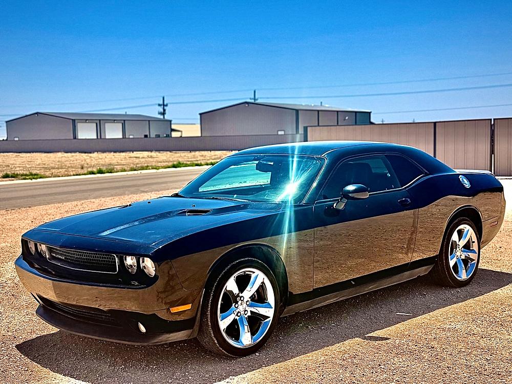 2011 Dodge Challenger SE's photo