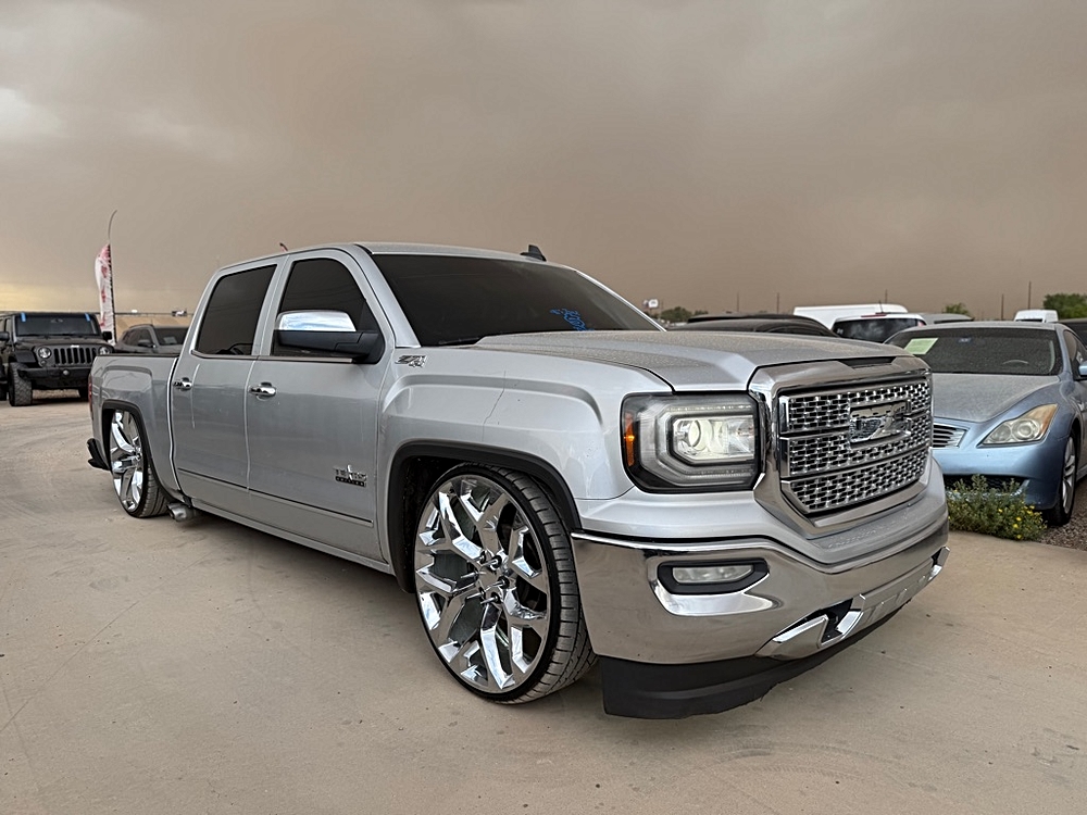 2017 GMC Sierra 4WD Crew Cab Short Box SLT's photo