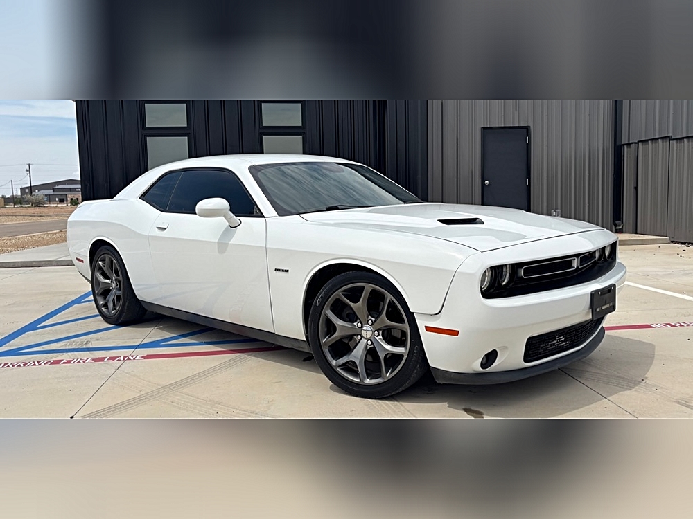2015 Dodge Challenger R/T's photo