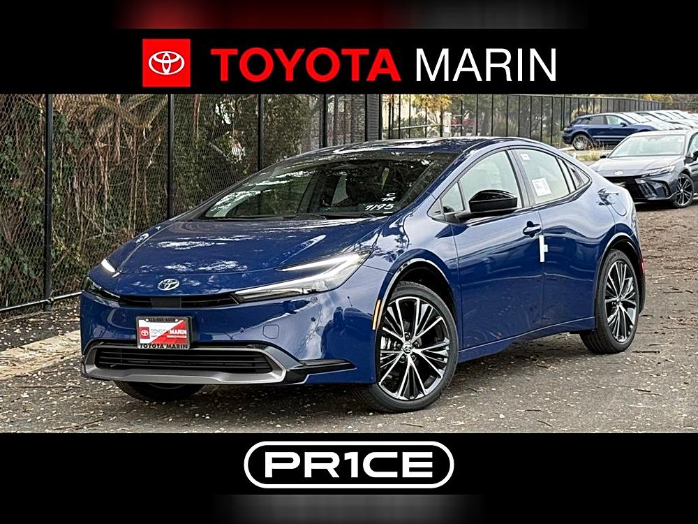 2026 Toyota Prius XLE's photo