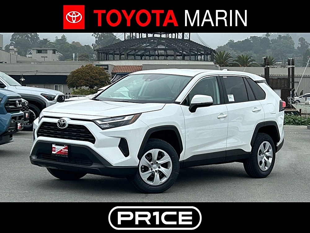 2025 Toyota RAV4 LE's photo