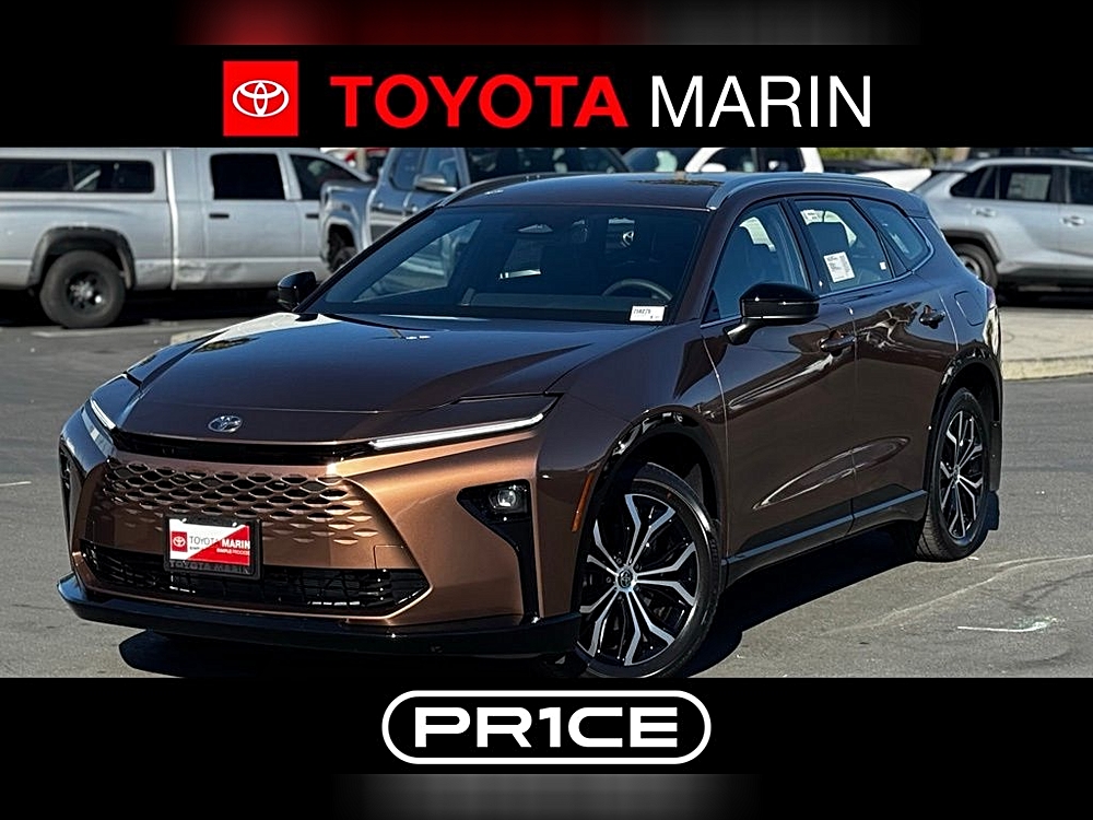 2025 Toyota Crown Signia XLE's photo