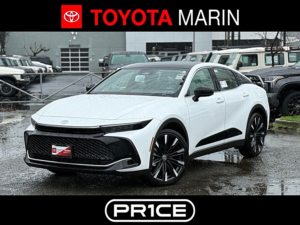 2026 Toyota Crown Platinum's photo