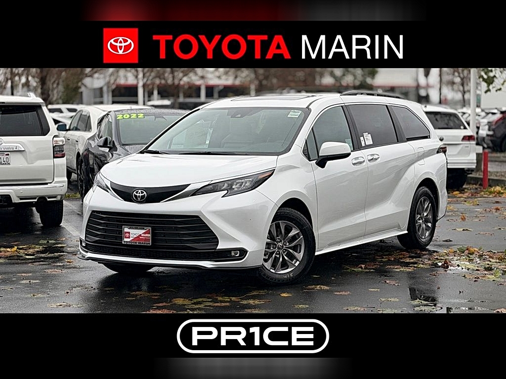 2026 Toyota Sienna XLE's photo