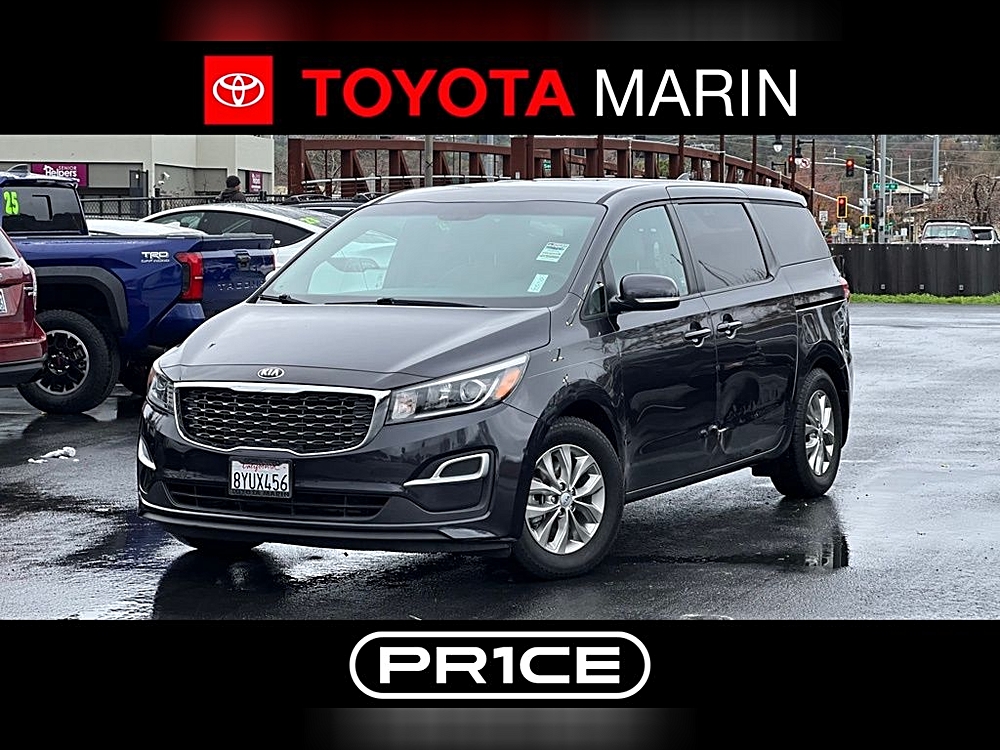 2019 Kia Sedona LX's photo