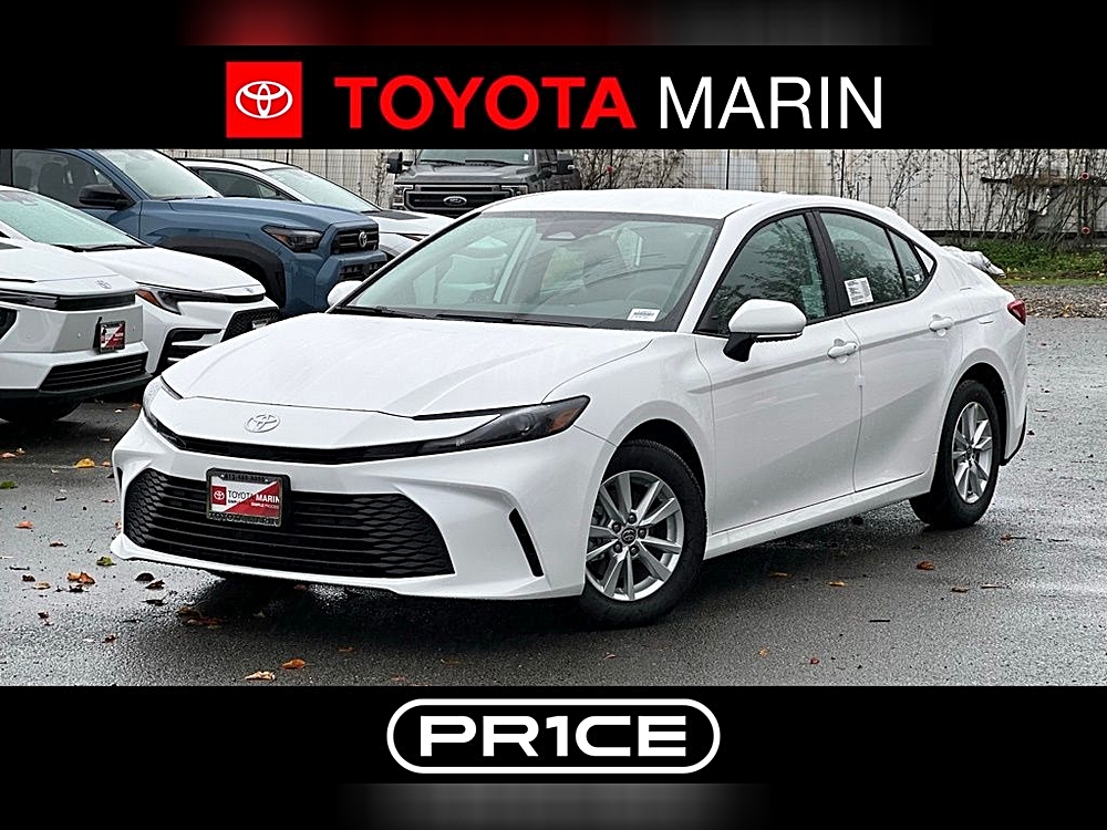 2026 Toyota Camry LE's photo