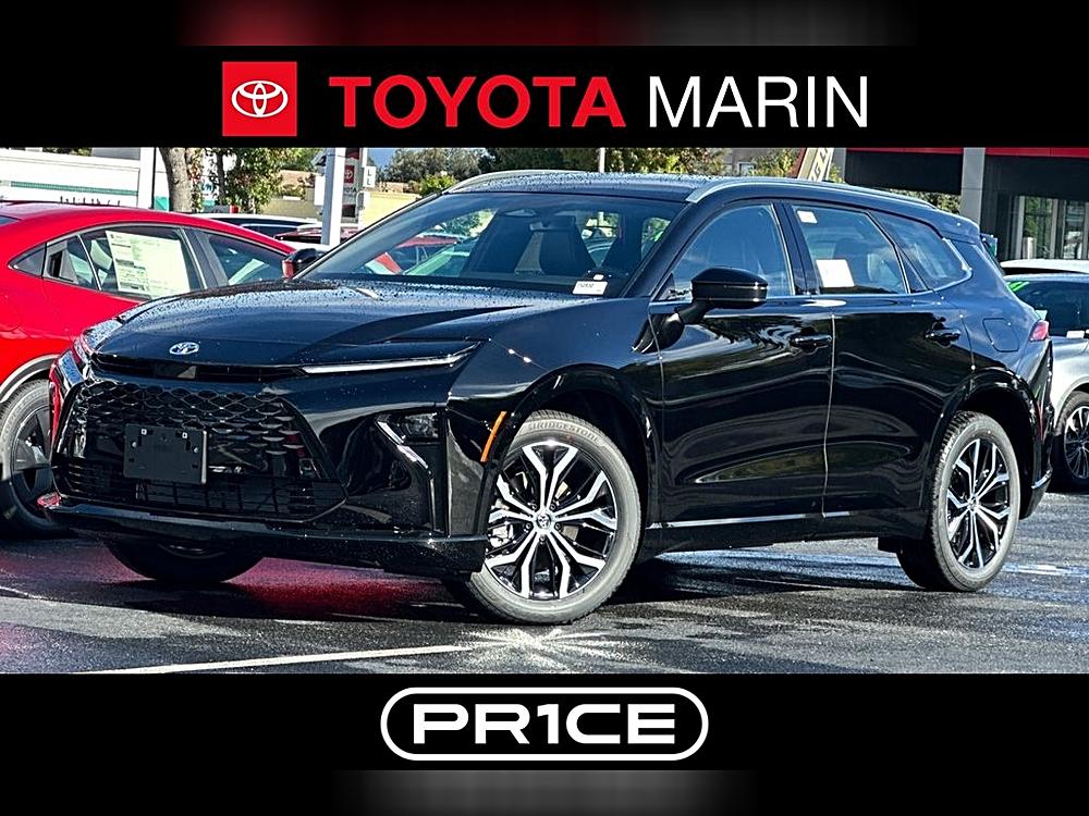 2025 Toyota Crown Signia XLE's photo