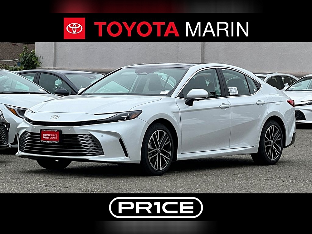 2026 Toyota Camry XLE Hybrid's photo