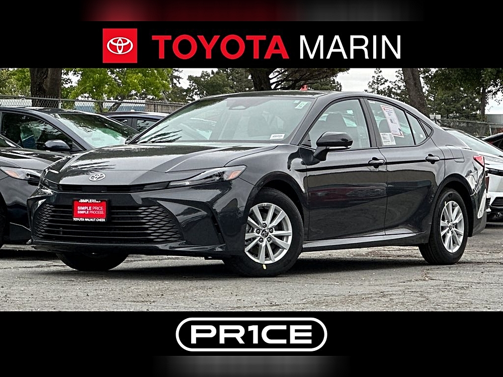 2026 Toyota Camry LE Hybrid's photo