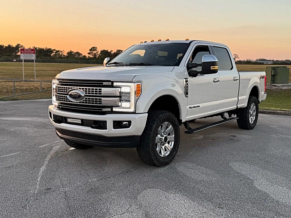 2018 Ford F-250 Super Duty Platinum's photo