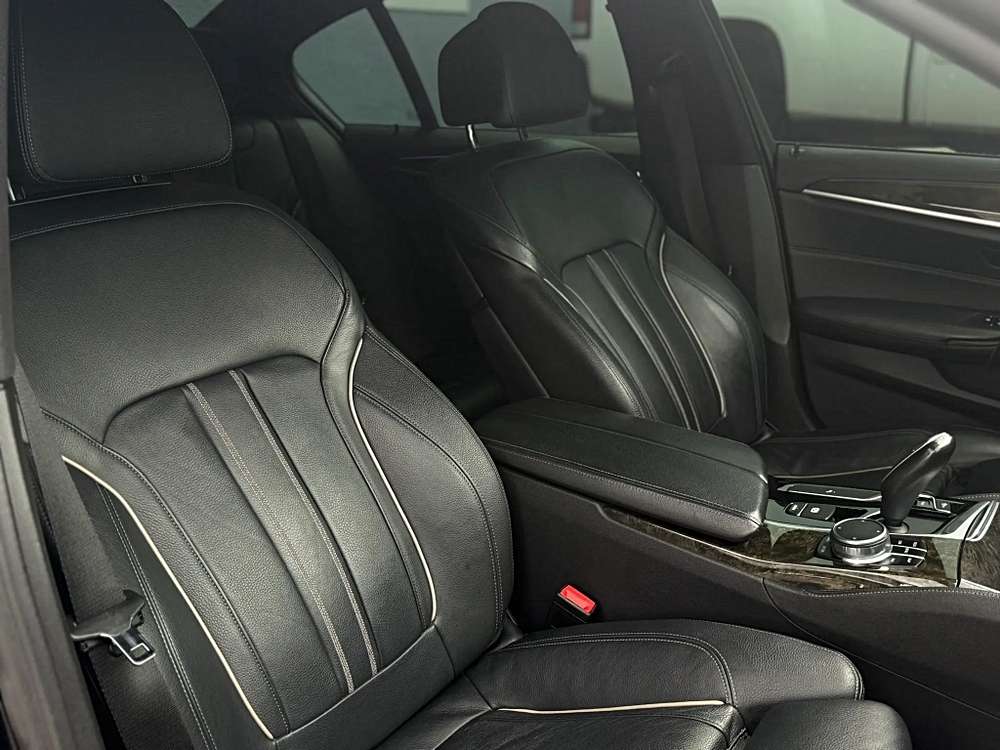 2018 BMW 5 Series 540i - Photo 26