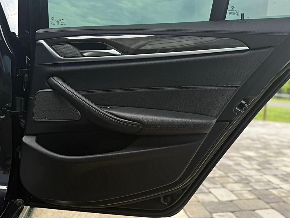 2018 BMW 5 Series 540i - Photo 31