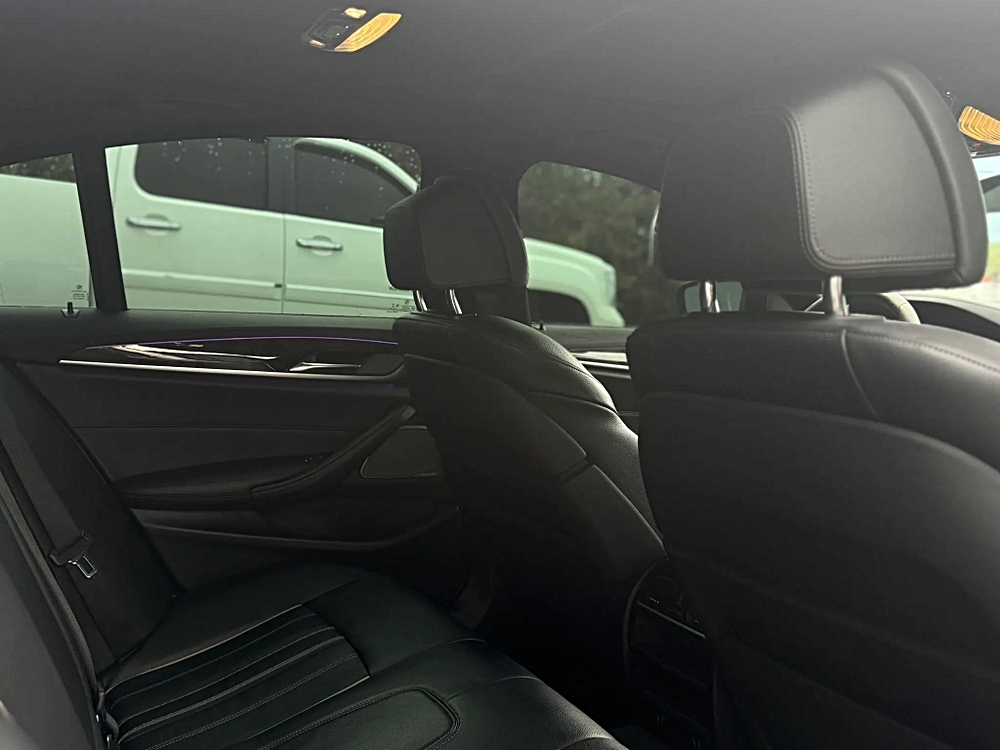 2018 BMW 5 Series 540i - Photo 33