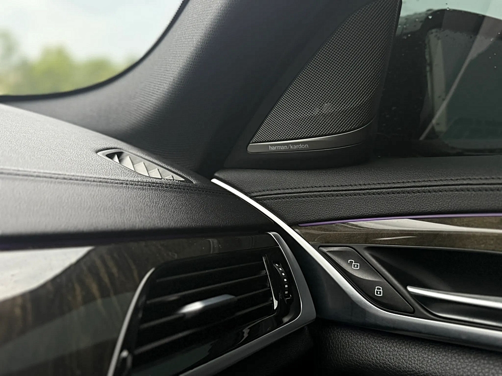 2018 BMW 5 Series 540i - Photo 36