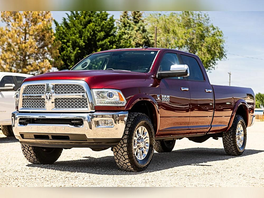 2017 RAM 3500 Laramie 4X4 Crew Cab LWB's photo