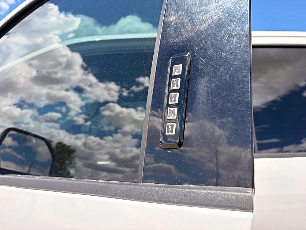 2020 Ford F-350 Super Duty XLT - Photo 19
