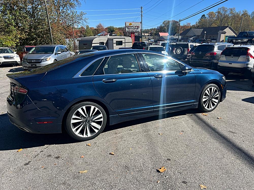 2017 Lincoln MKZ Reserve's photo