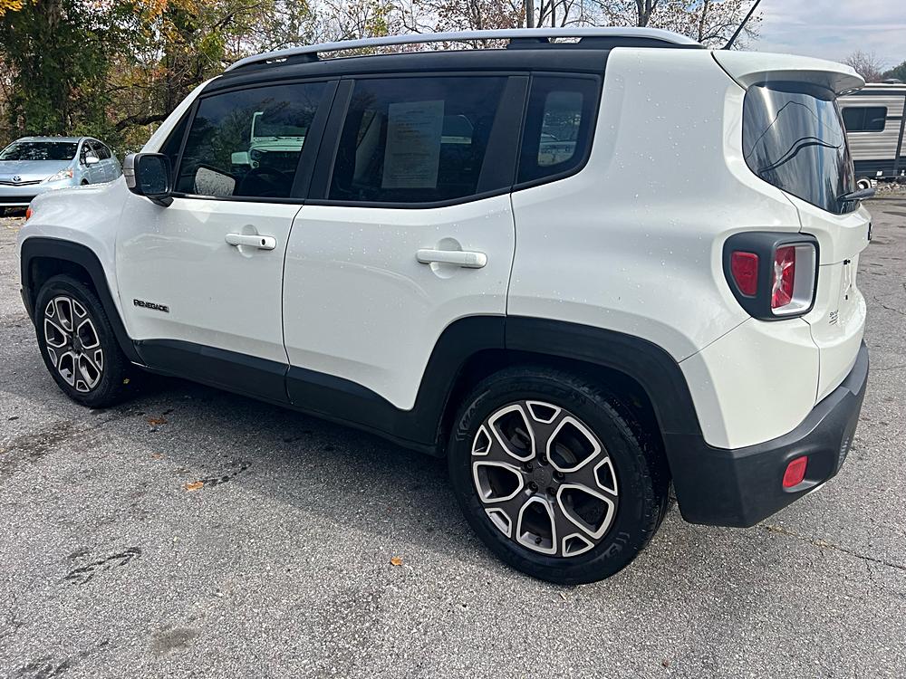 2015 Jeep Renegade Limited's photo