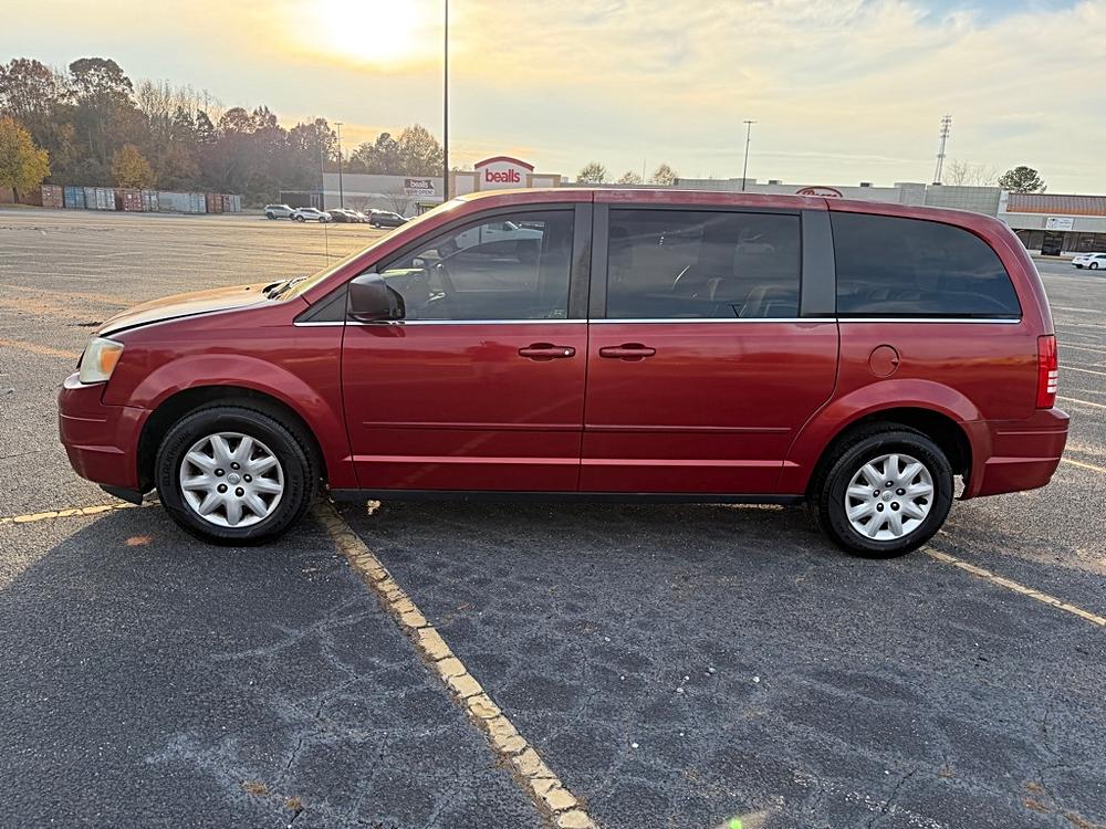 2010 Chrysler Town & Country LX