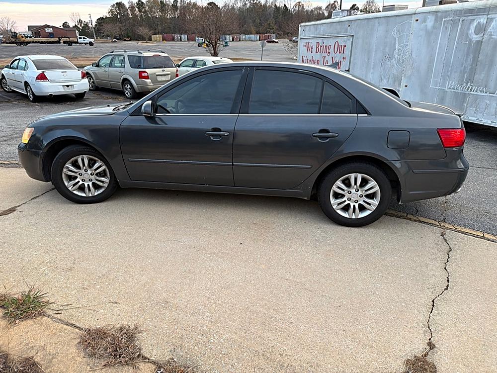 2009 Hyundai Sonata SE's photo