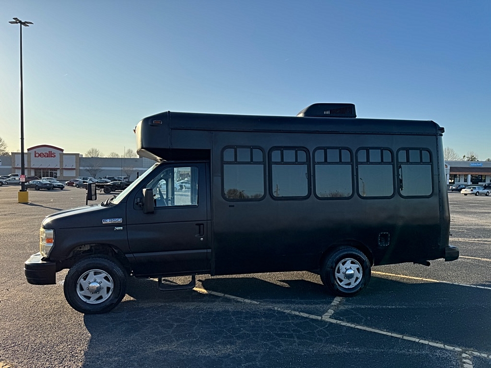 2010 Ford Econoline's photo