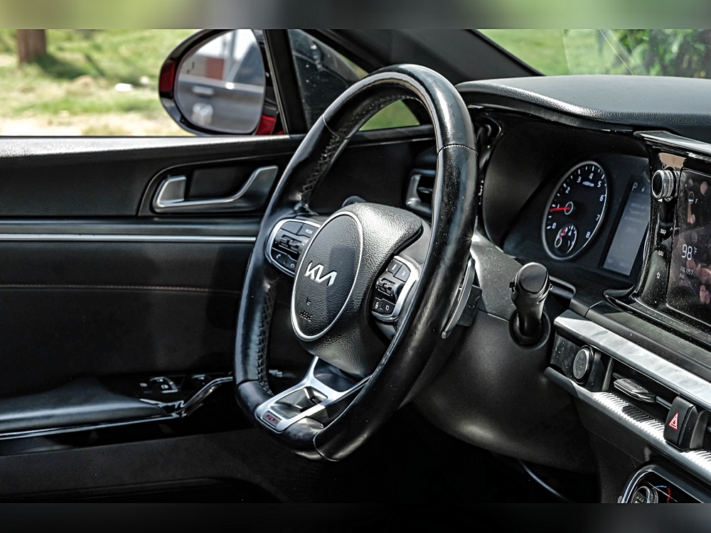 2022 Kia K5 GT - Photo 13