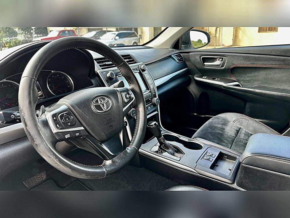 2015 Toyota Camry XSE - Photo 15