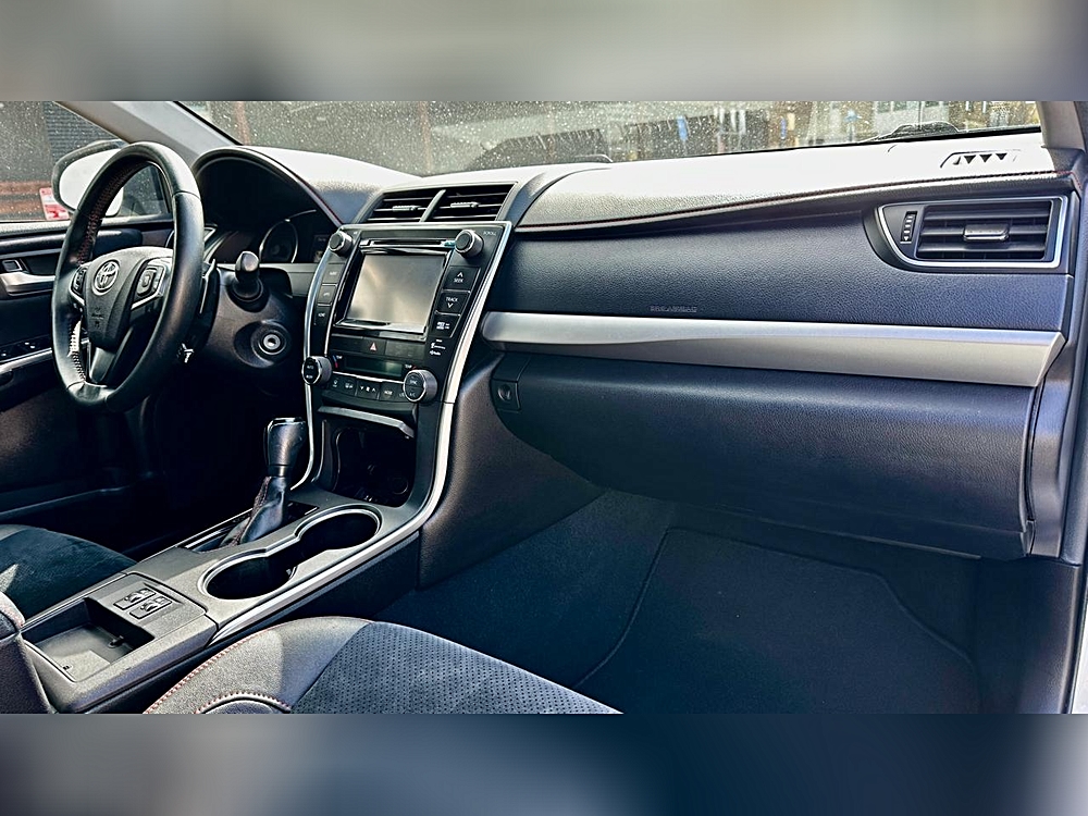 2015 Toyota Camry XSE - Photo 20