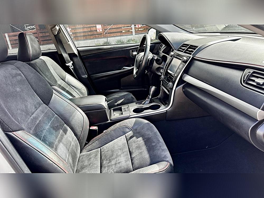 2015 Toyota Camry XSE - Photo 21