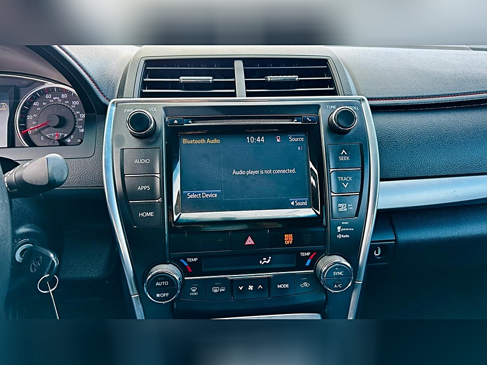 2015 Toyota Camry XSE - Photo 32