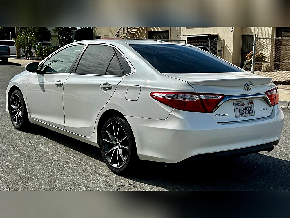 2015 Toyota Camry XSE - Photo 9
