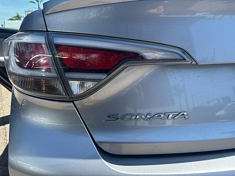 2016 Hyundai Sonata Hybrid Base - Photo 14