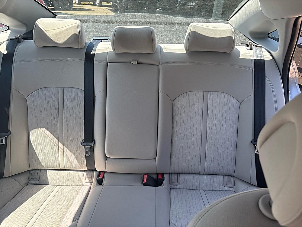 2016 Hyundai Sonata Hybrid Base - Photo 16