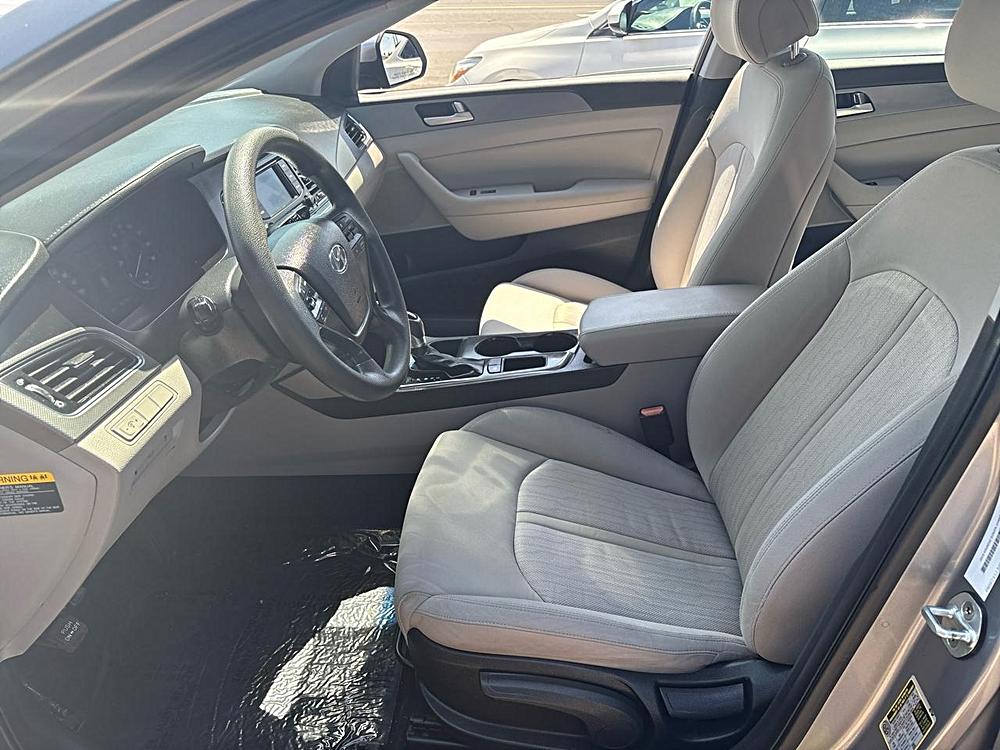 2016 Hyundai Sonata Hybrid Base - Photo 17