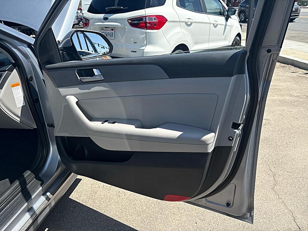 2016 Hyundai Sonata Hybrid Base - Photo 20