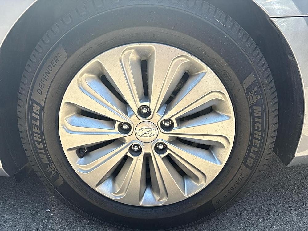 2016 Hyundai Sonata Hybrid Base - Photo 26