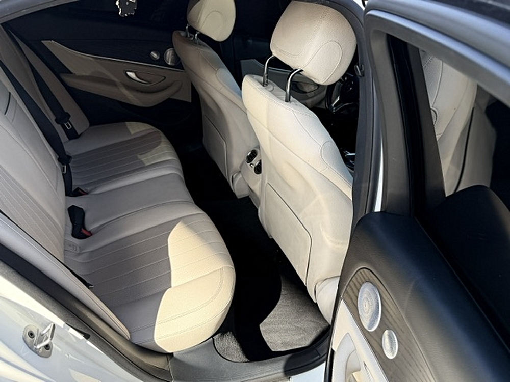 2019 Mercedes-Benz E-Class E300 - Photo 9