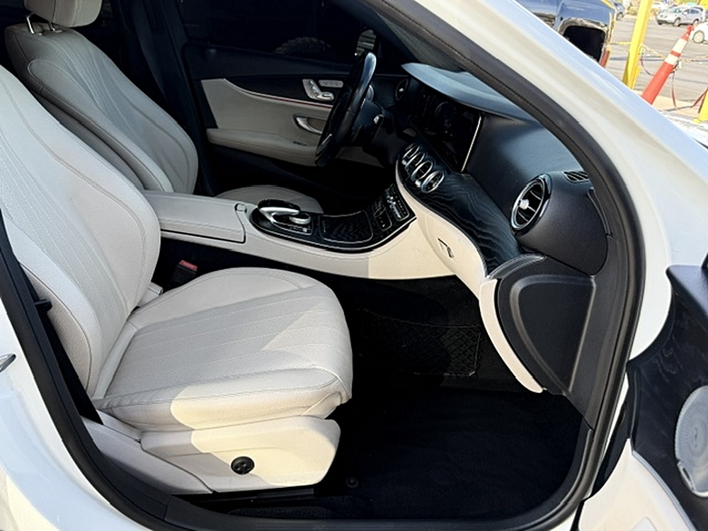 2019 Mercedes-Benz E-Class E300 - Photo 10