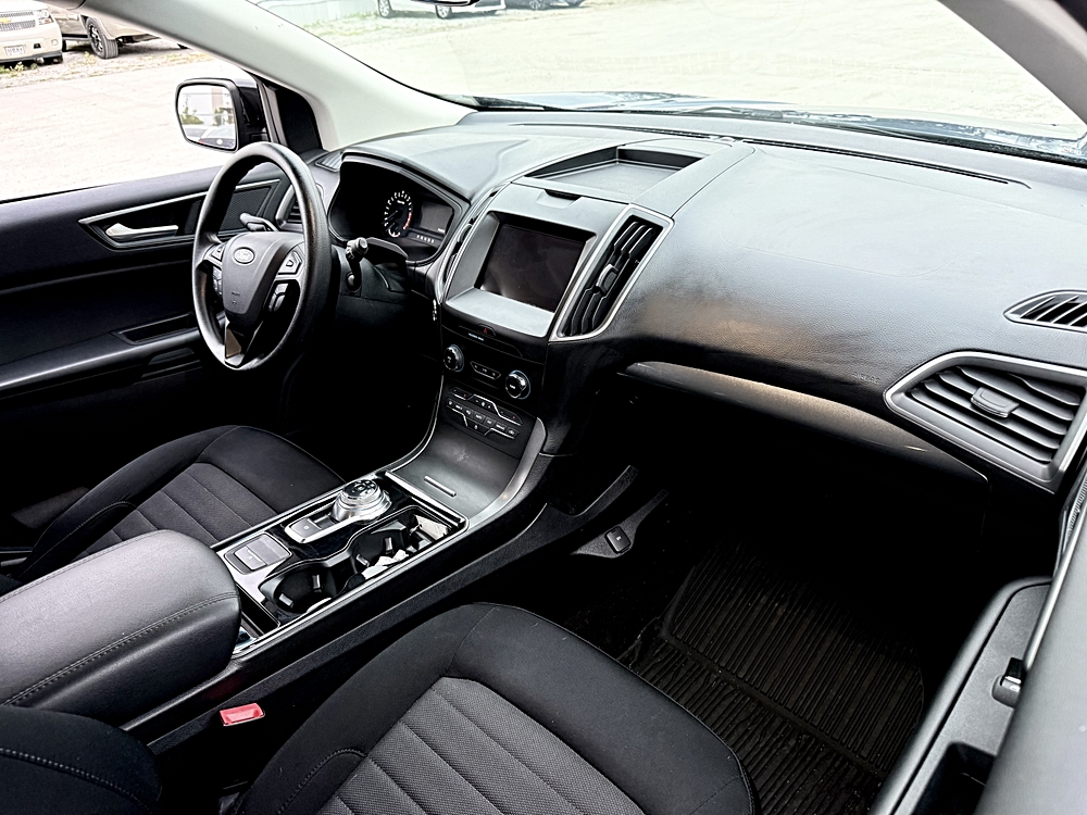 2020 Ford Edge SE - Photo 16