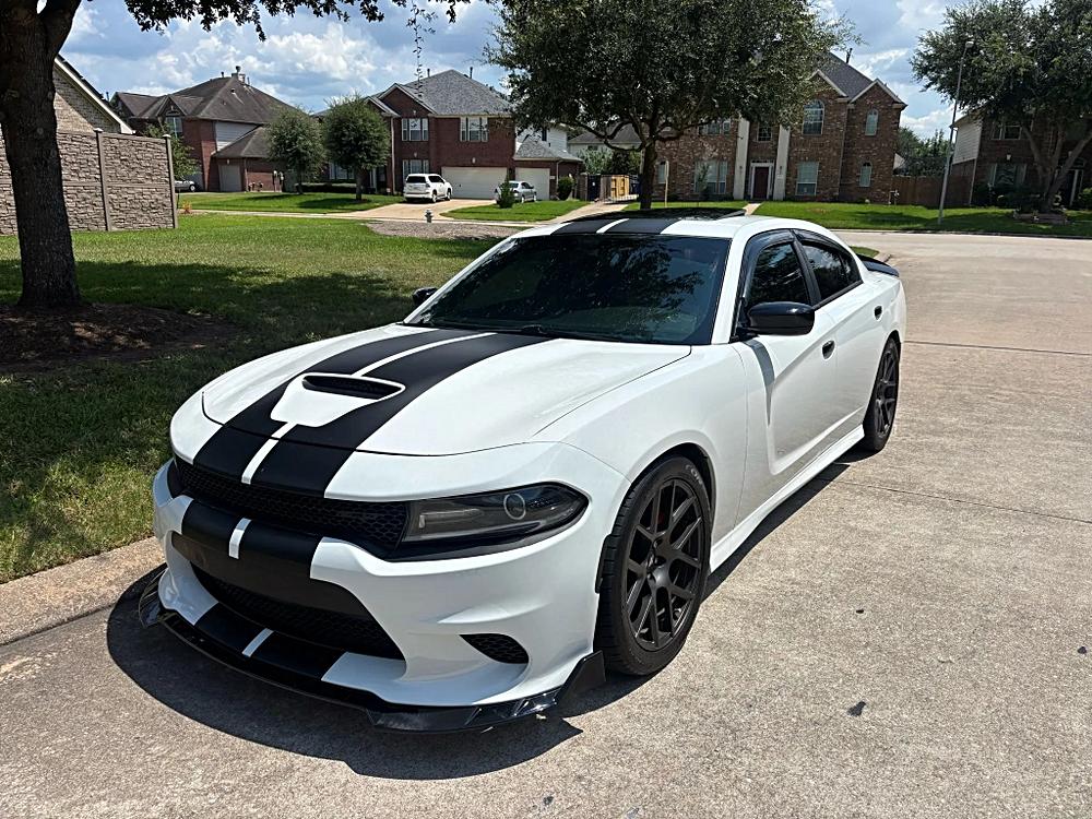 2017 Dodge Charger R/T's photo