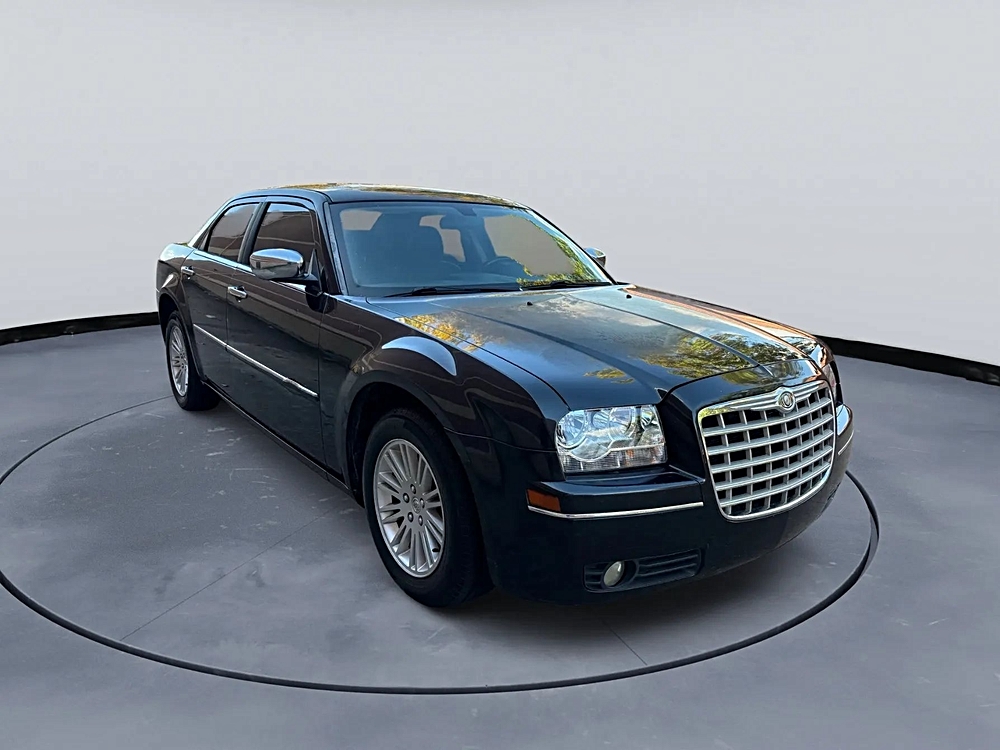 2010 Chrysler 300's photo