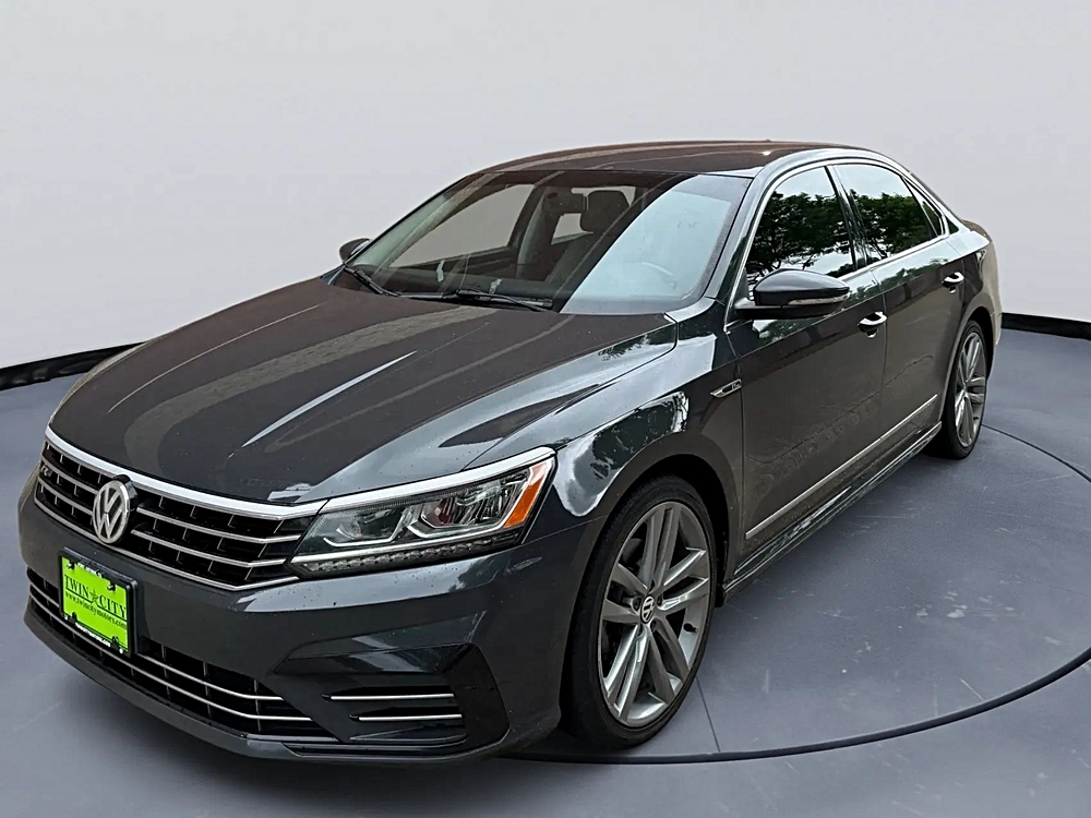 2017 Volkswagen Passat R-Line