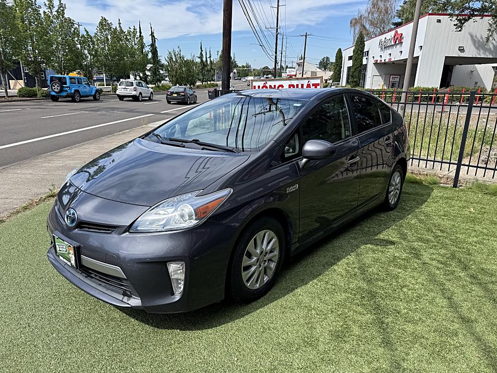 2013 Toyota Prius Plug-In Advanced
