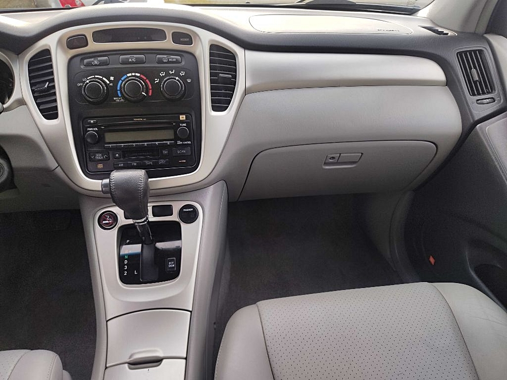 2005 TOYOTA HIGHLANDER