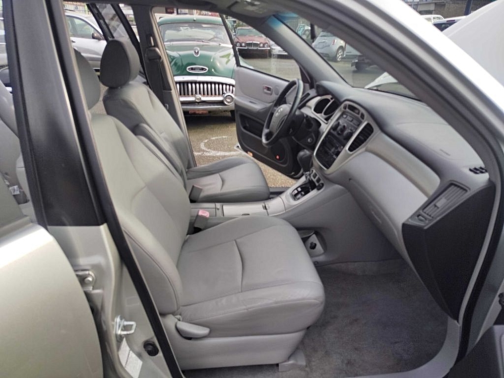 2005 TOYOTA HIGHLANDER