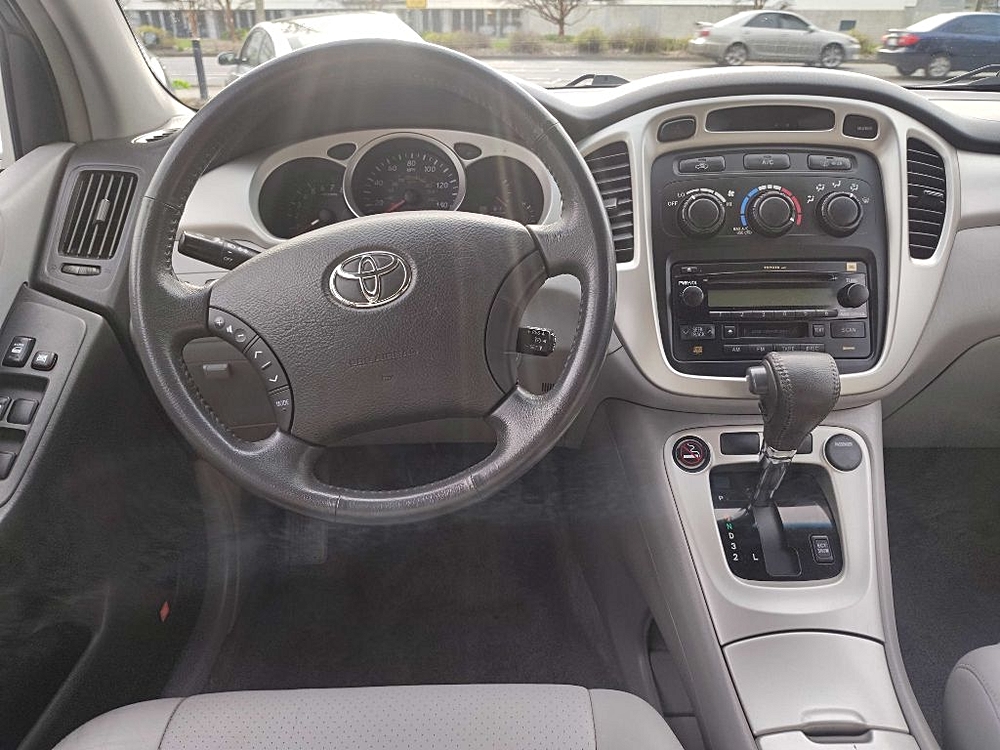 2005 TOYOTA HIGHLANDER