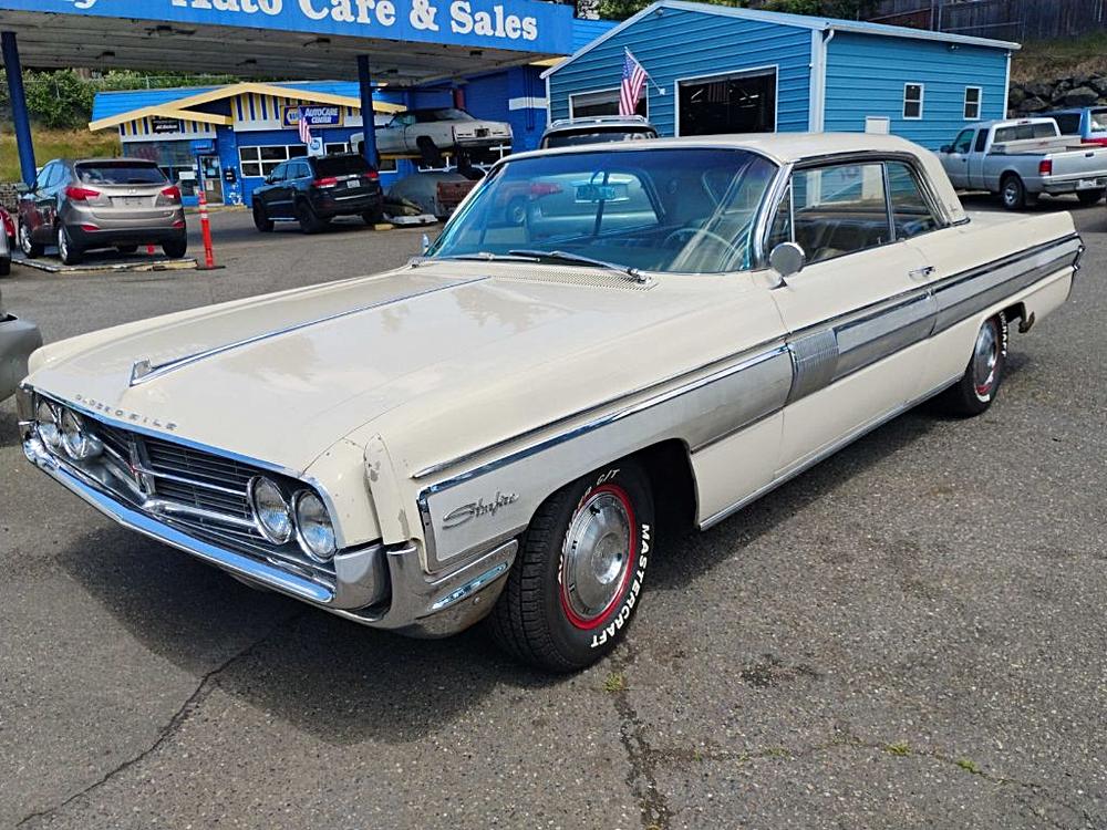 1962 OLDSMOBILE STARFIRE