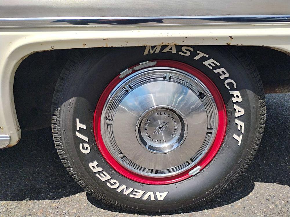 1962 OLDSMOBILE STARFIRE