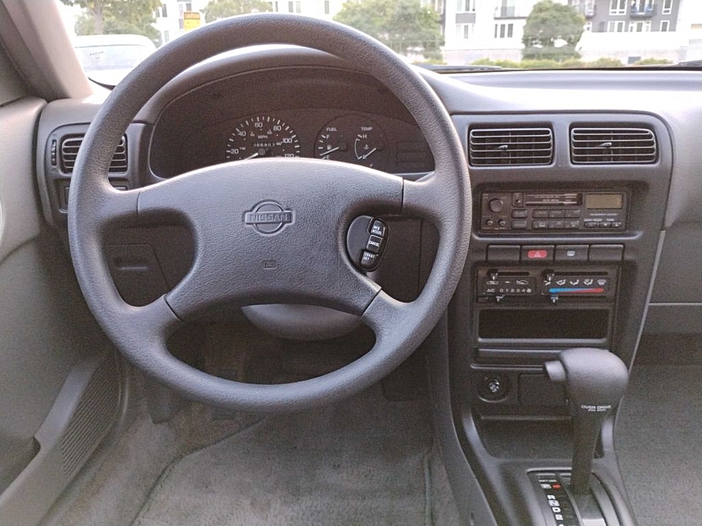 1994 Nissan Sentra - Photo 11
