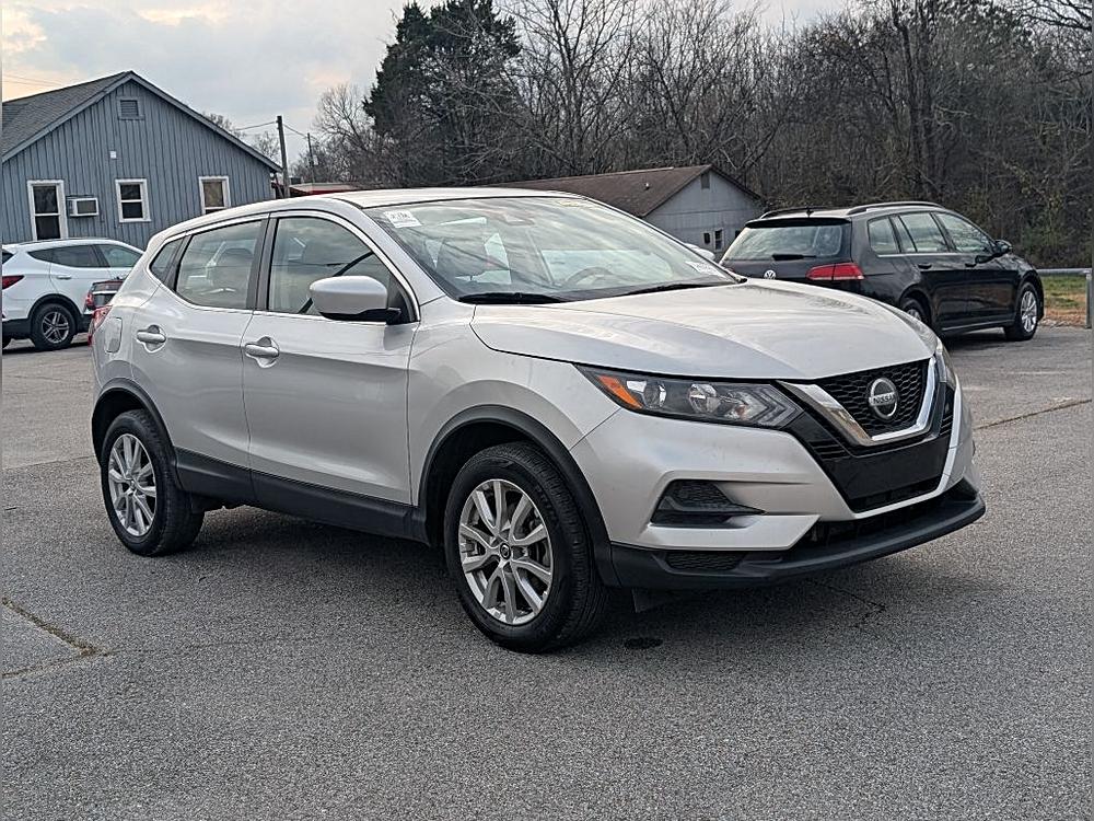 2021 Nissan Rogue Sport S's photo